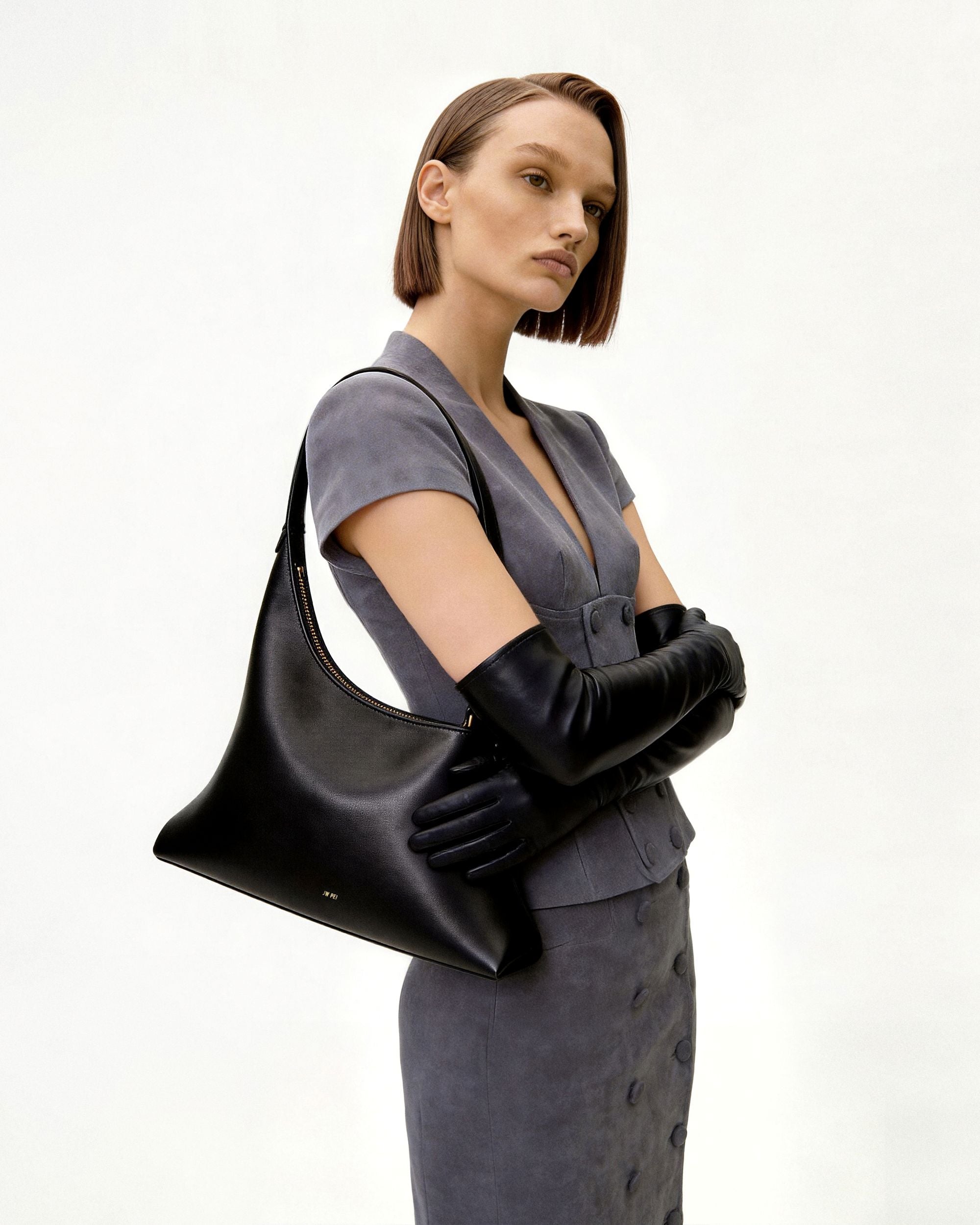 Lyra Shoulder Bag – Black - JW PEI LATAM