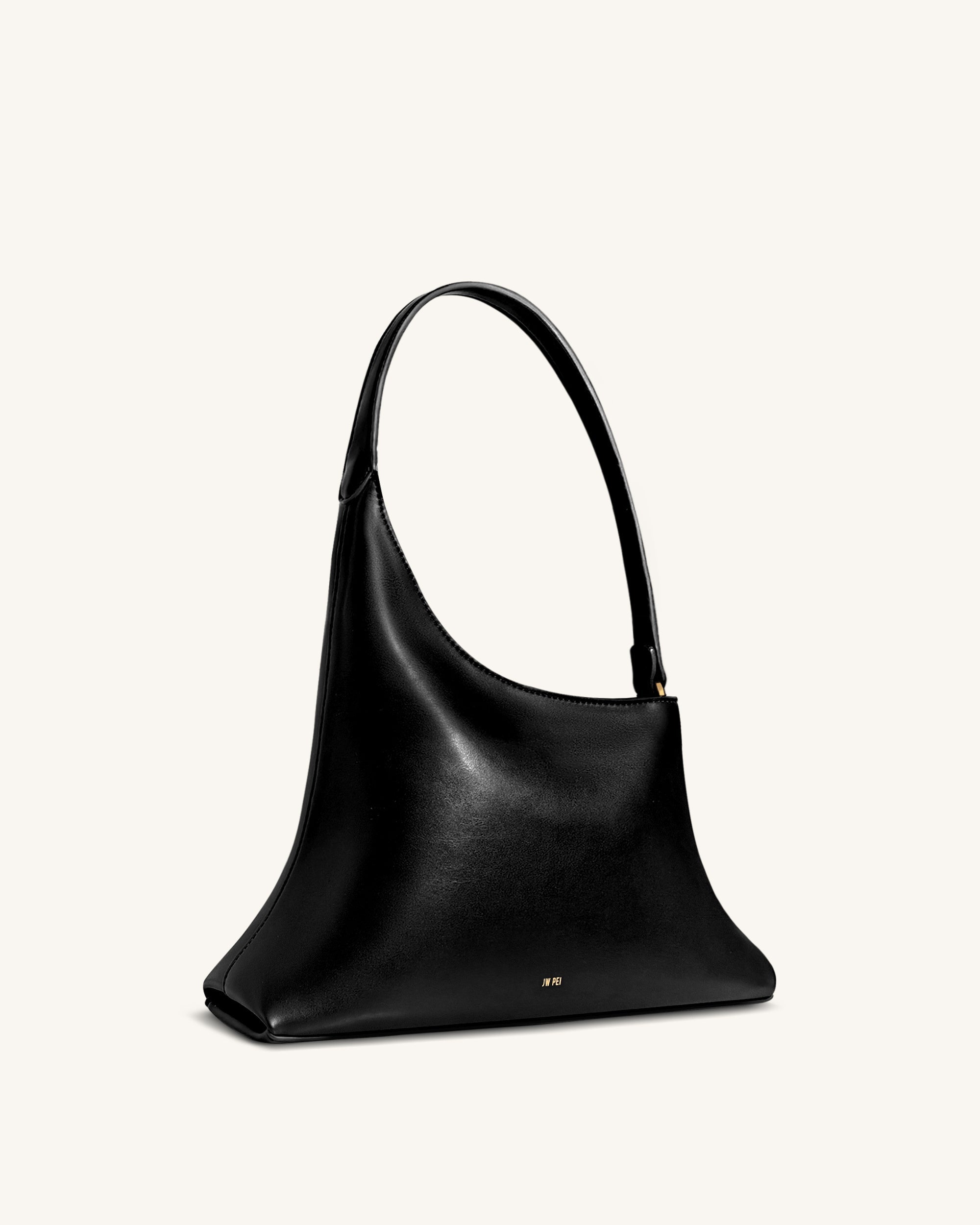 Lyra Shoulder Bag – Black - JW PEI LATAM