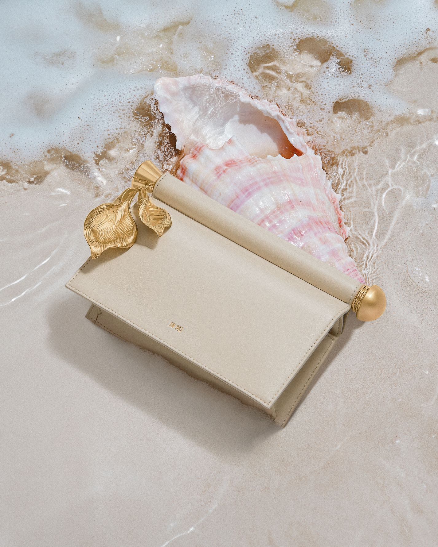 EDITOR'S PICK<br><u>Shop Now</u>