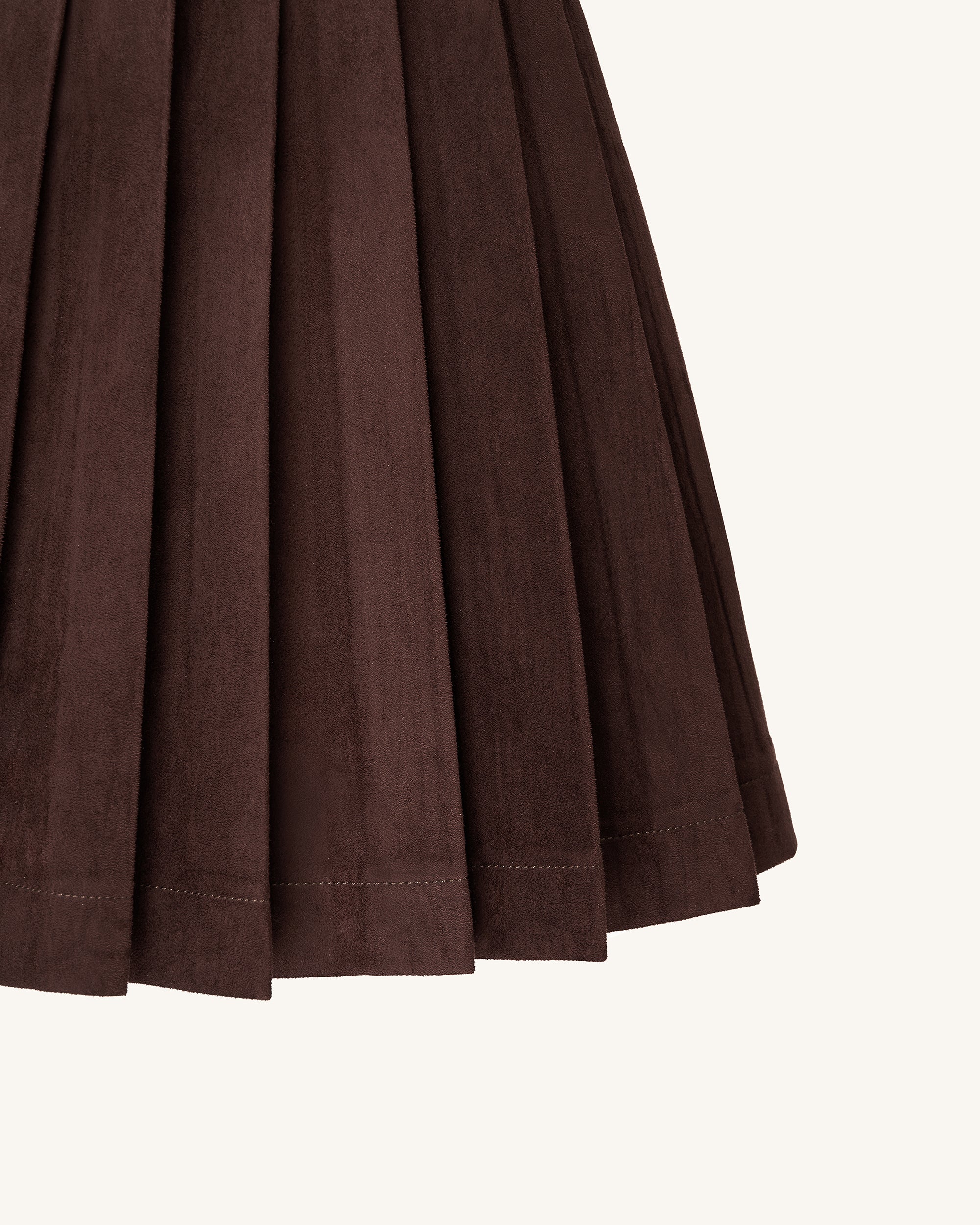 Ellie Pleated Velvet Dress - Chocolate Brown - JW PEI LATAM Ellie Pleated Velvet Dress - Chocolate Brown - JW PEI LATAM